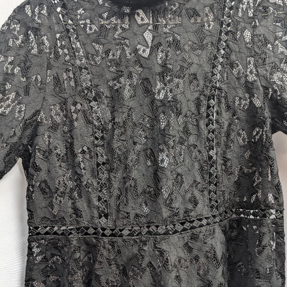 MINKPINK bell sleeve black star lace top - Picture 6 of 7